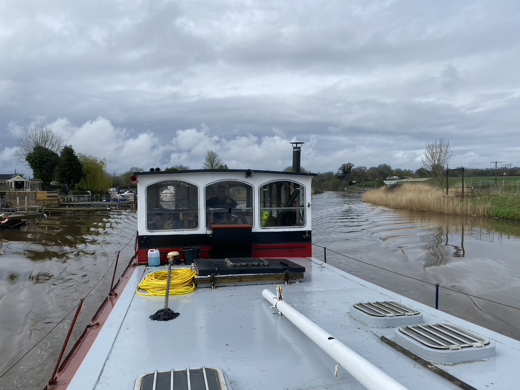 Heading upriver to the mooring